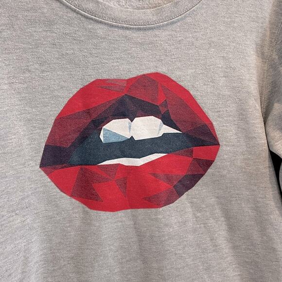 Nordstrom Lips Gray Sweatshirt Medium - Picture 3 of 3